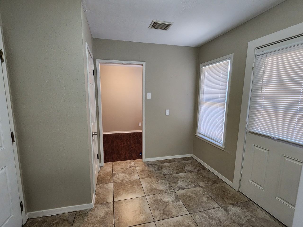 776 Collingswood Dr #1 - Photo 7 of 14