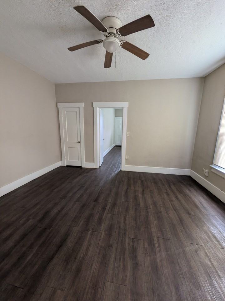 240 E 18th St #240 - Photo 5 of 13