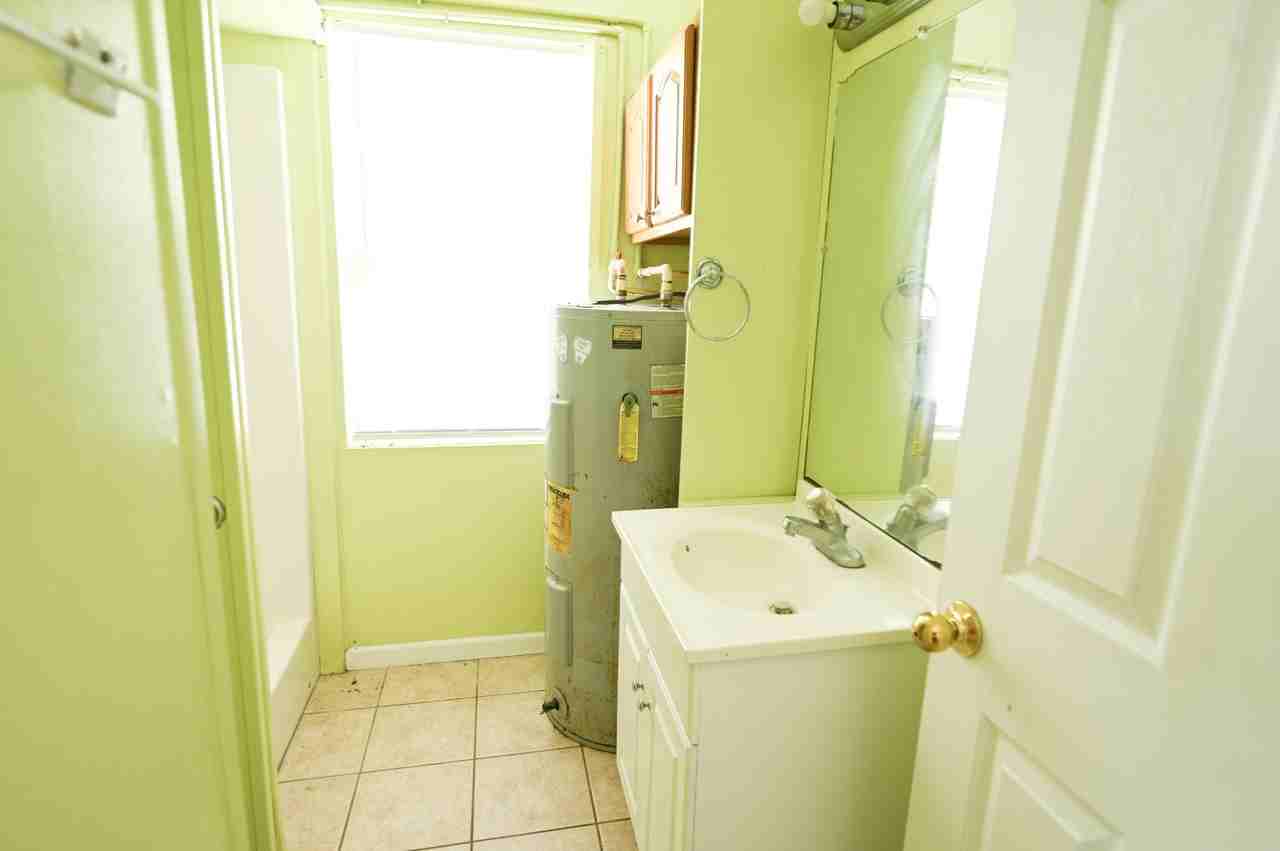 George 928 B Street #1 - Photo 5 of 7