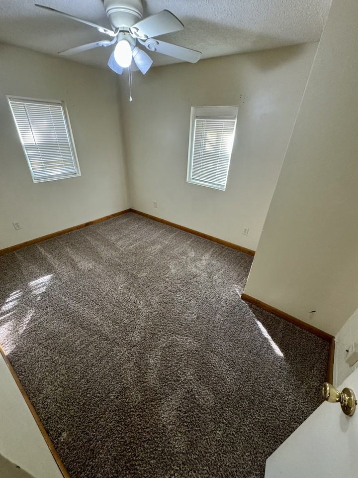 1135 Spruce St #1 - Photo 3 of 6