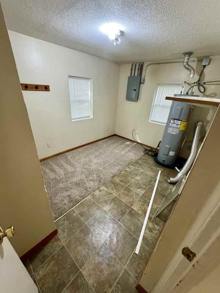 1135 Spruce St #1 - Photo 4 of 6