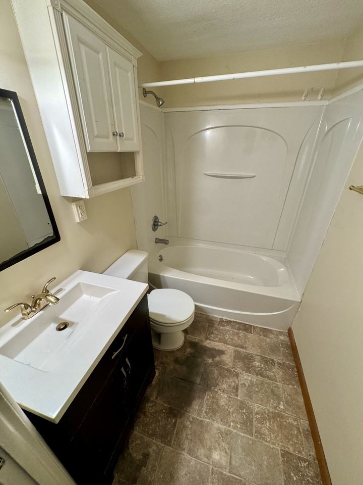 1135 Spruce St #1 - Photo 5 of 6