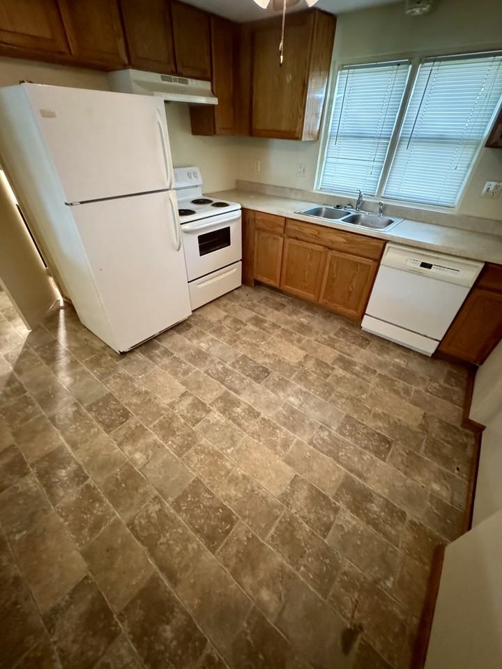 1135 Spruce St #1 - Photo 6 of 6