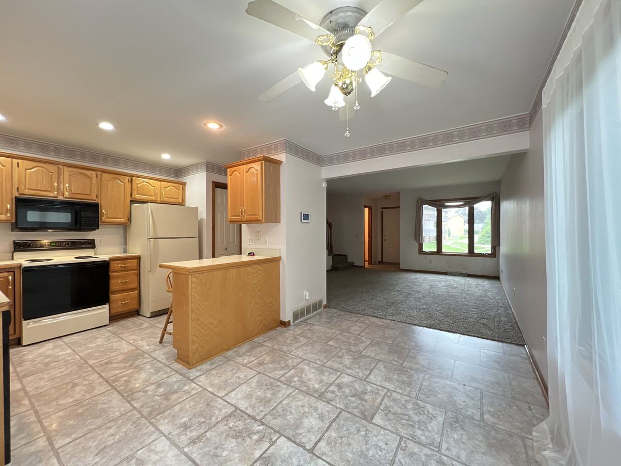 2742 Pleasant View Dr #8 - Photo 4 of 18