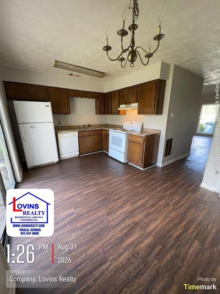 406 Randolph Dr #406 - Photo 3 of 9