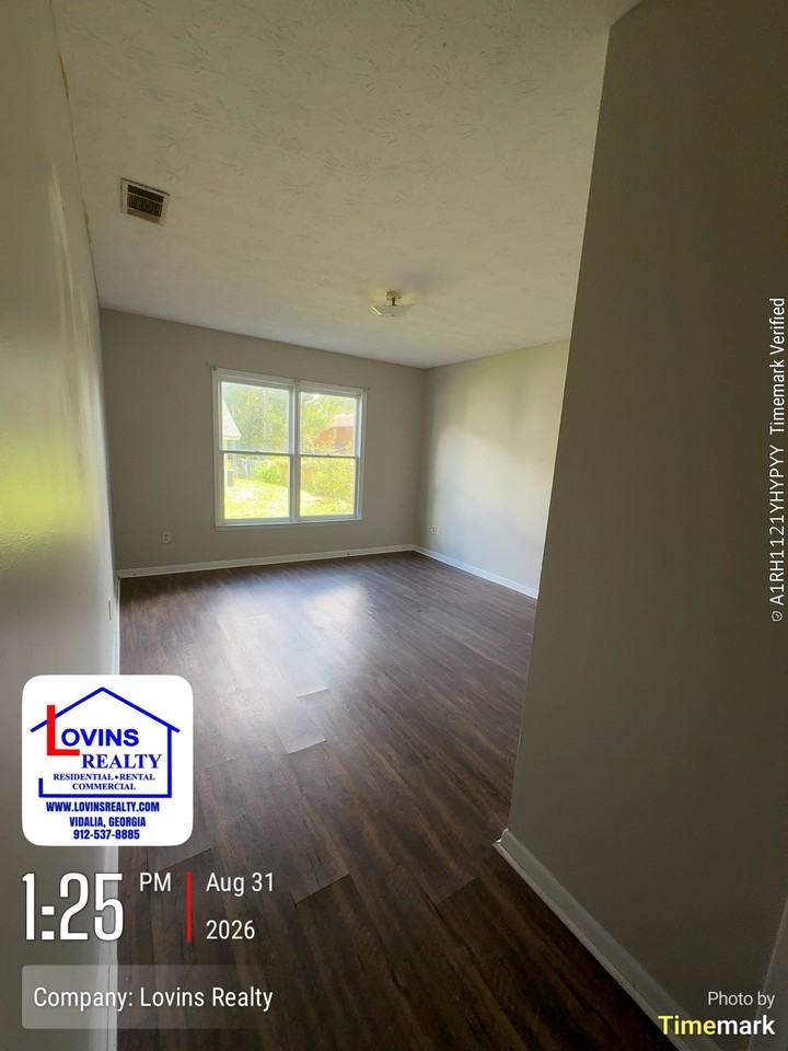 406 Randolph Dr #406 - Photo 4 of 9