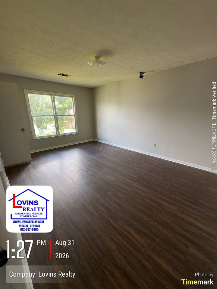 406 Randolph Dr #406 - Photo 6 of 9