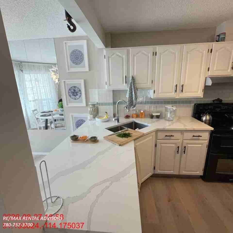 1107 Citadel Terr Nw - Photo 4 of 39