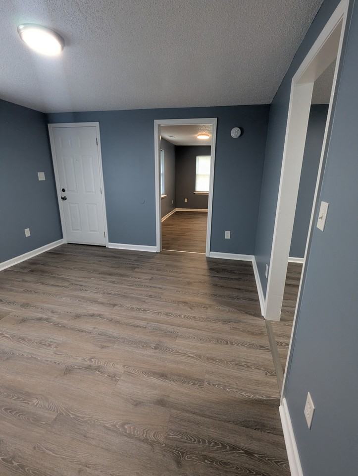 1012 Oak St #1 - Photo 2 of 13