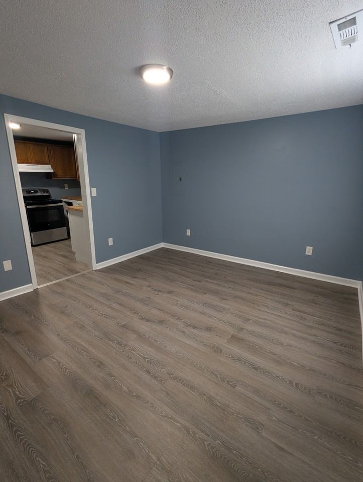 1012 Oak St #1 - Photo 6 of 13