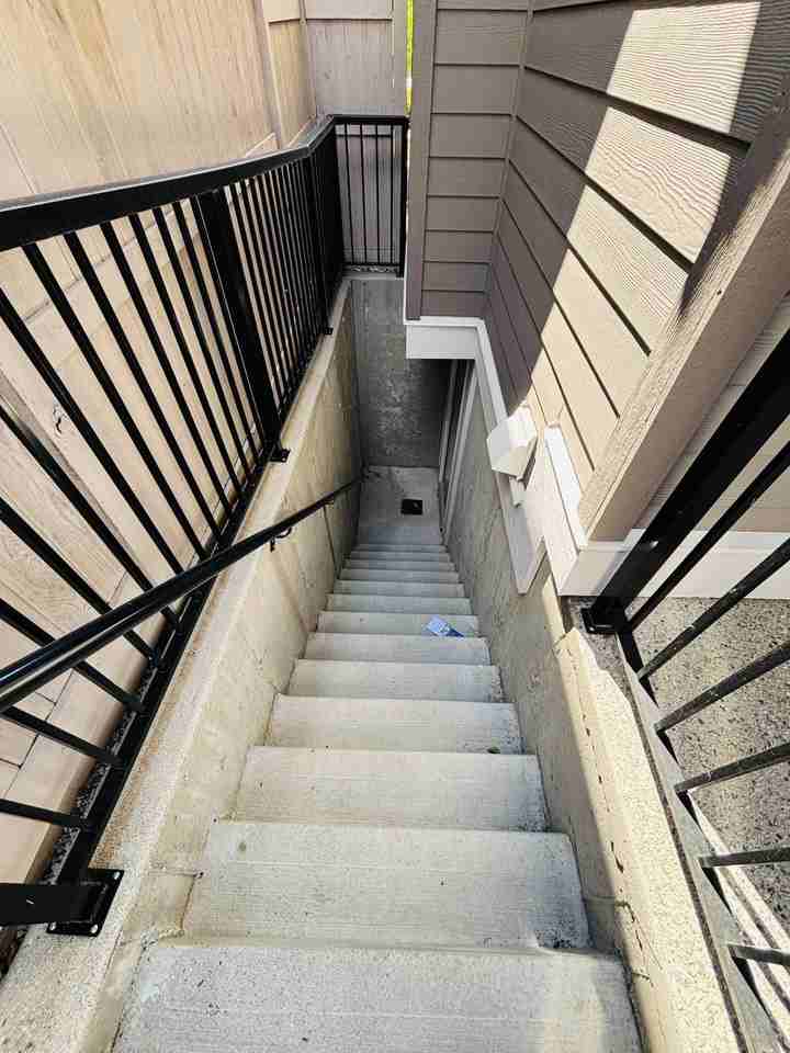 16531 21 Ave - Photo 4 of 13