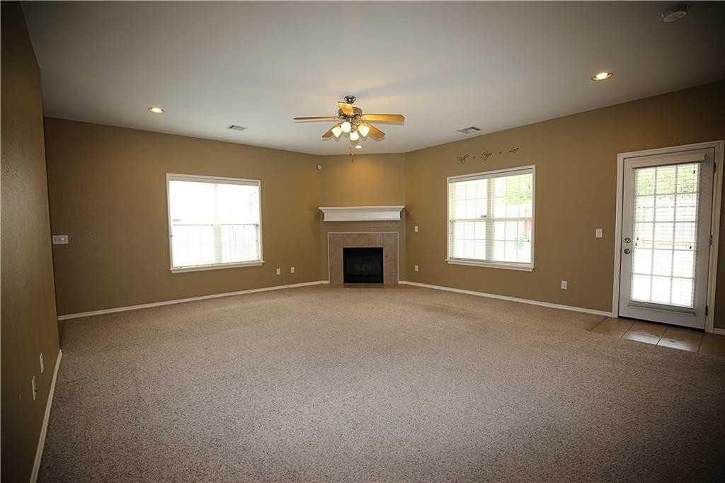 5904 Se 71st St #1 - Photo 2 of 17