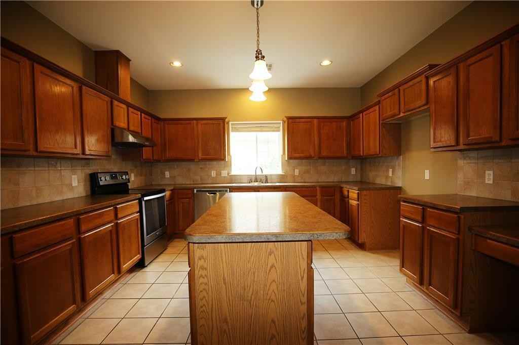 5904 Se 71st St #1 - Photo 3 of 17