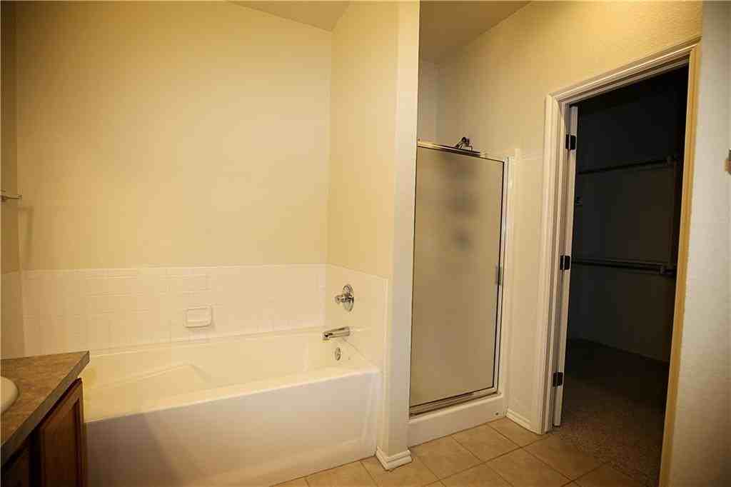 5904 Se 71st St #1 - Photo 5 of 17