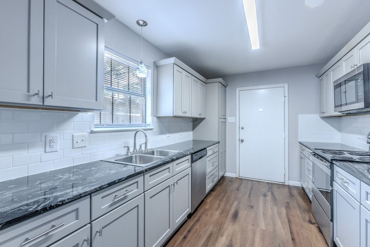 6824 Edmond Ave - Photo 6 of 28