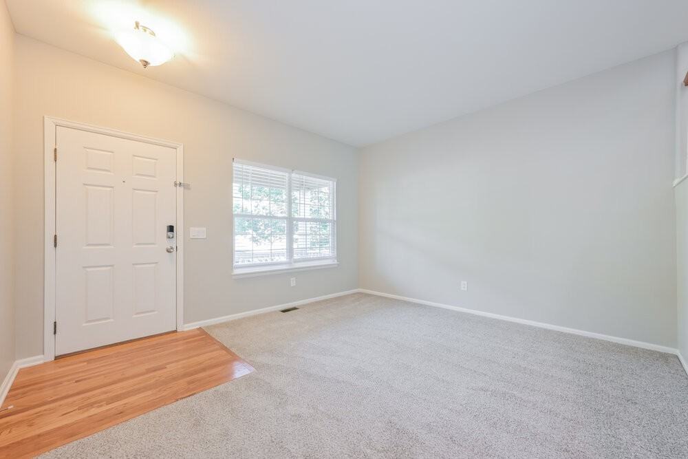 9678 Sun Meadow St - Photo 5 of 18