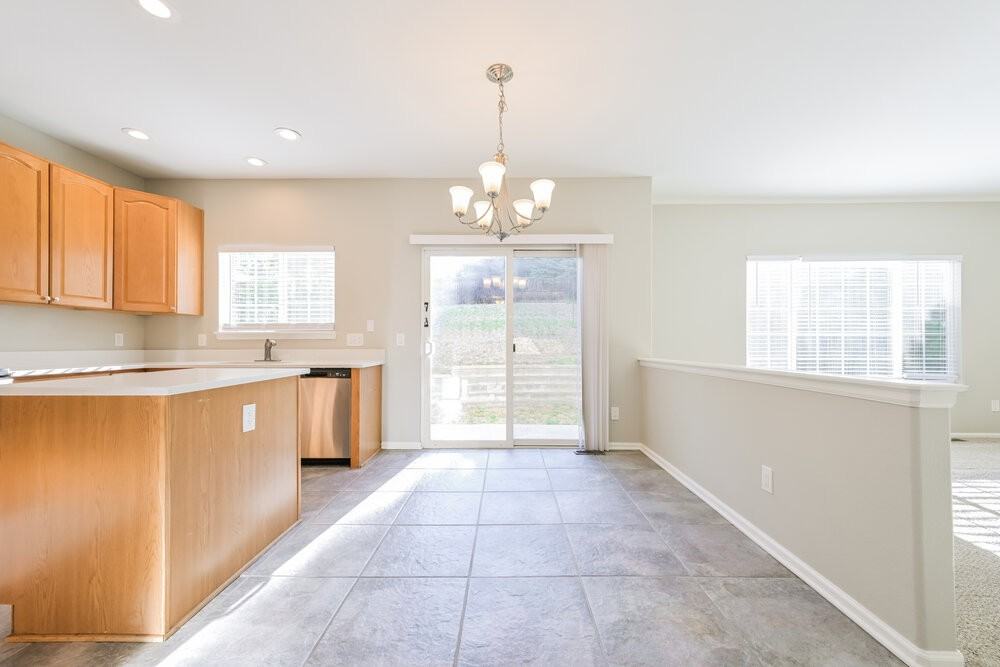 9678 Sun Meadow St - Photo 6 of 18