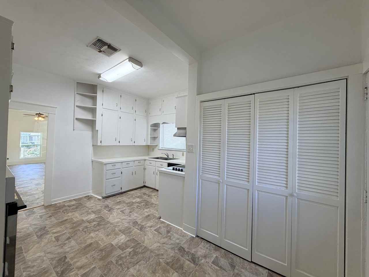 216 W Market St #1 - Photo 6 of 50