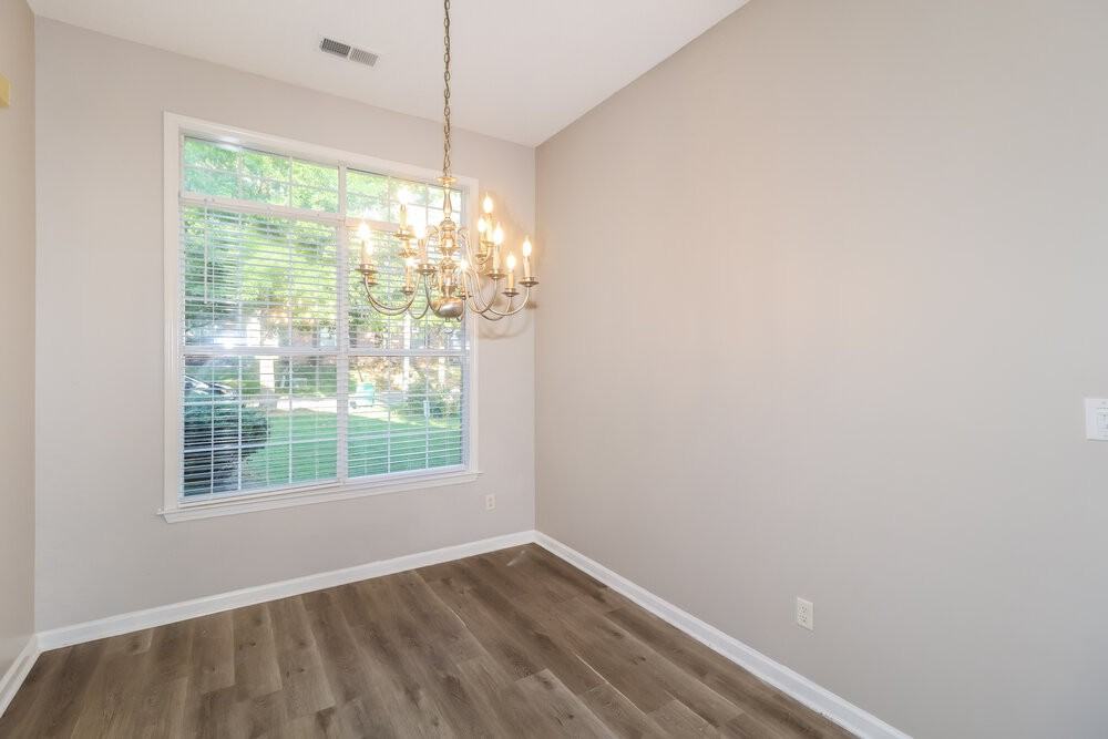 8750 Rogers Park Ave - Photo 7 of 17