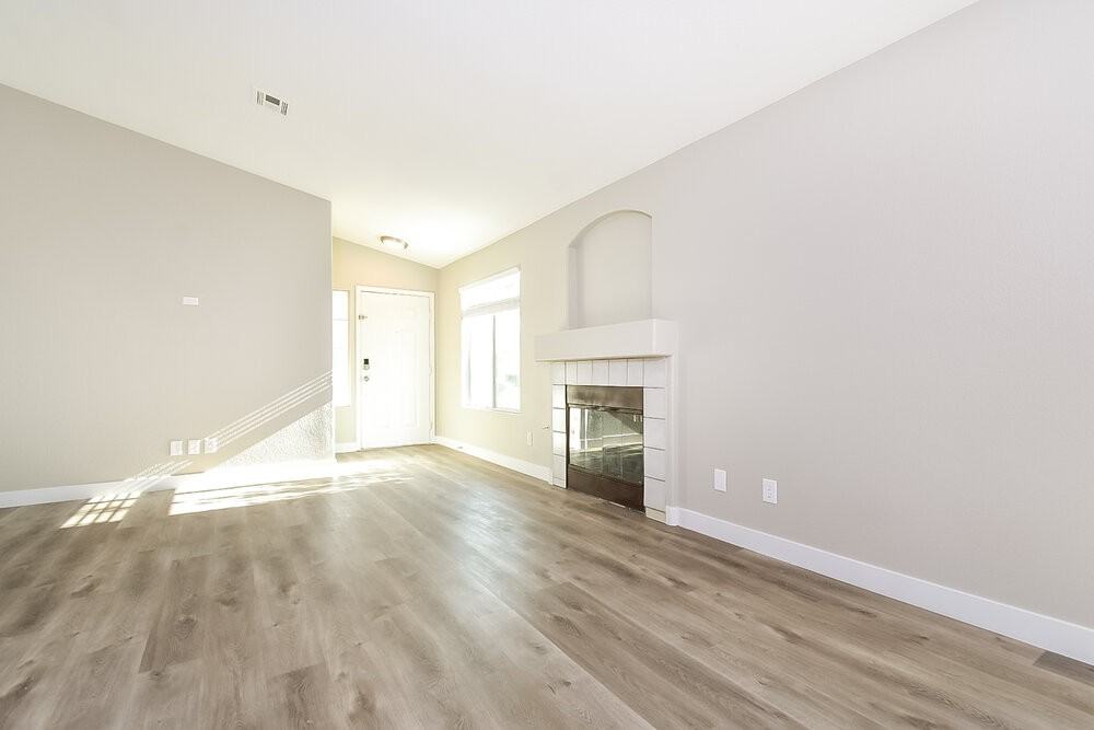 7017 Desert Clover Ct - Photo 4 of 16