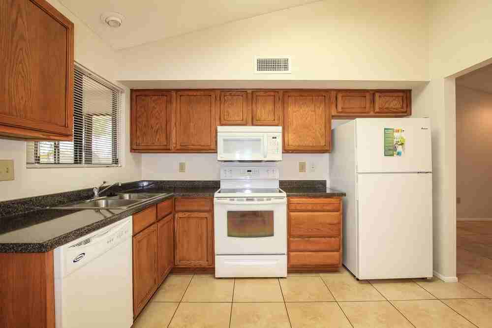 17614 N 133rd Dr - Photo 4 of 15