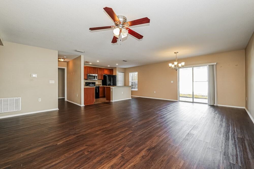 11214 Running Pine Dr - Photo 4 of 16