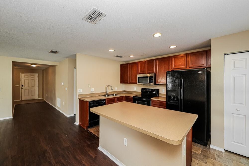 11214 Running Pine Dr - Photo 7 of 16