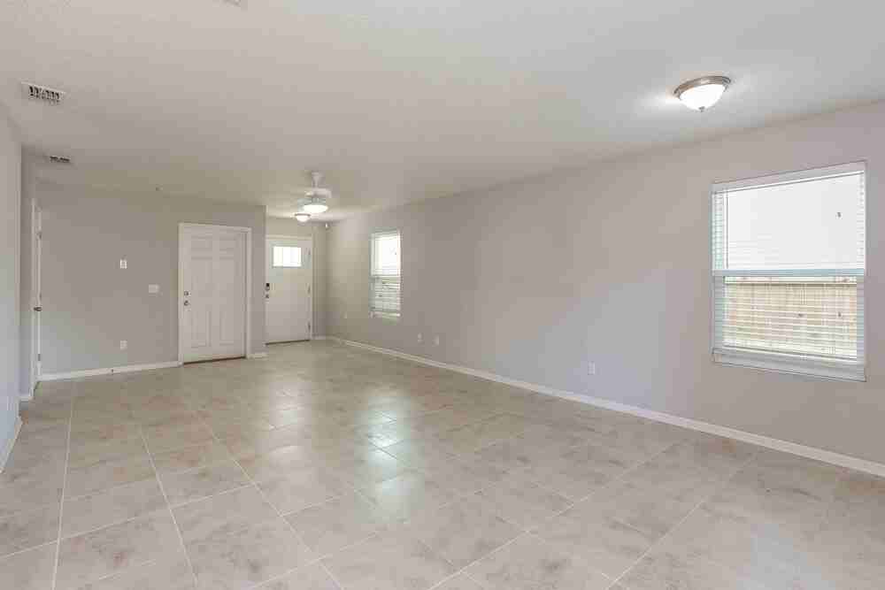8349 Highfield Ave - Photo 7 of 17
