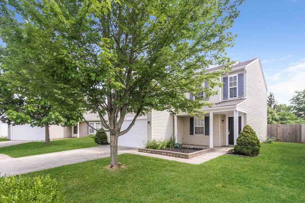 9047 Bainbridge Dr - Photo 2 of 25