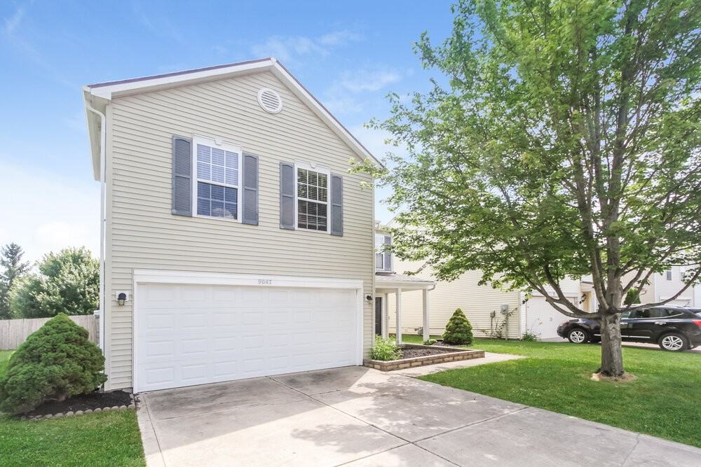 9047 Bainbridge Dr - Photo 3 of 25