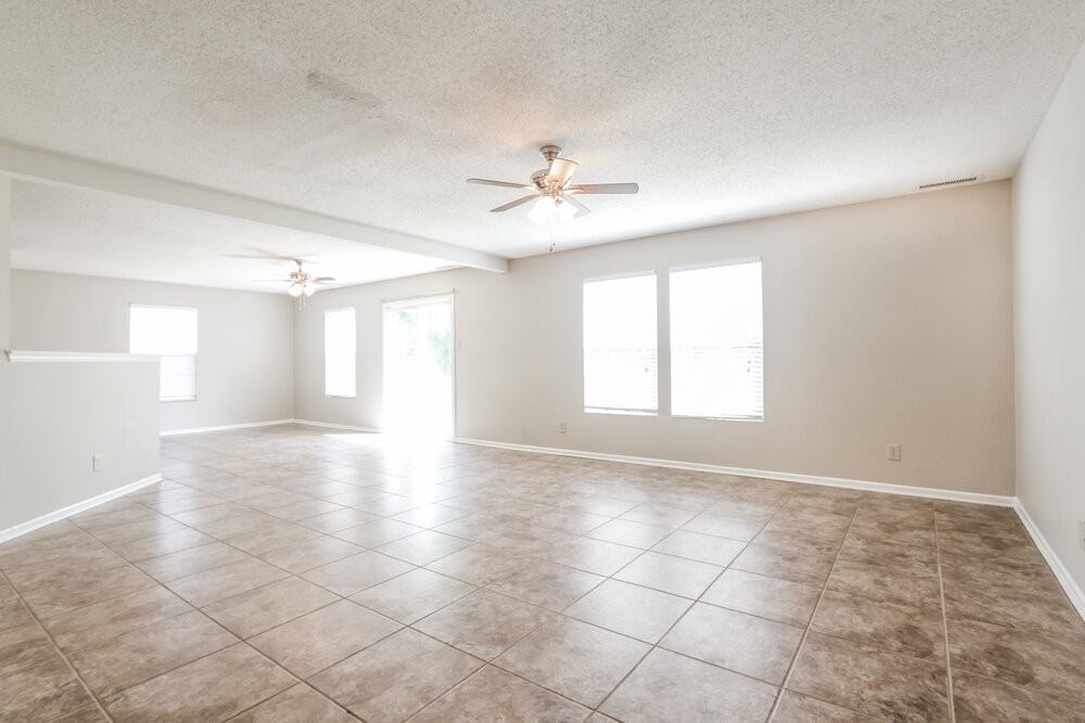 9047 Bainbridge Dr - Photo 7 of 25