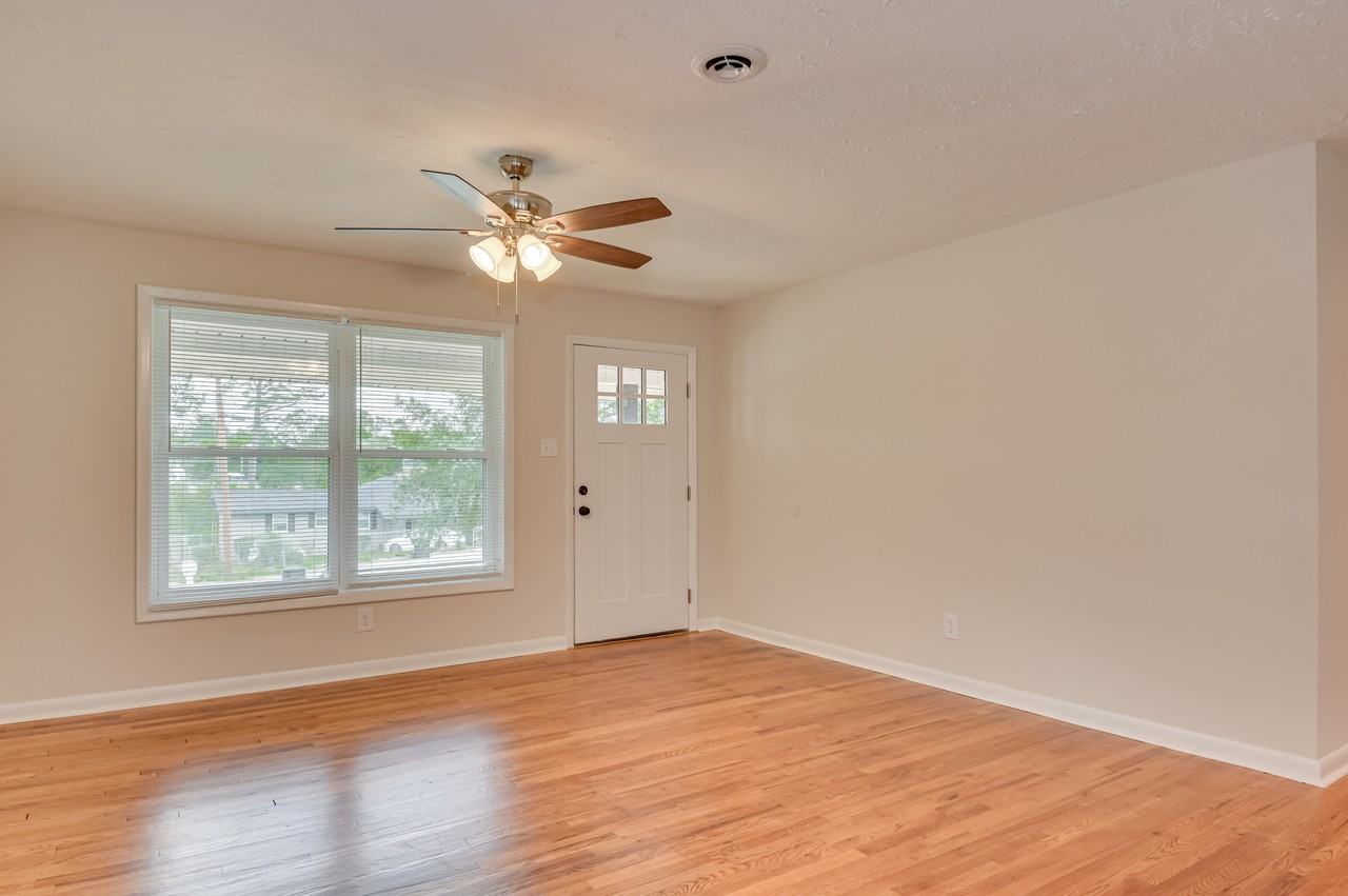 1406 Ridgewood Dr #1 - Photo 5 of 29