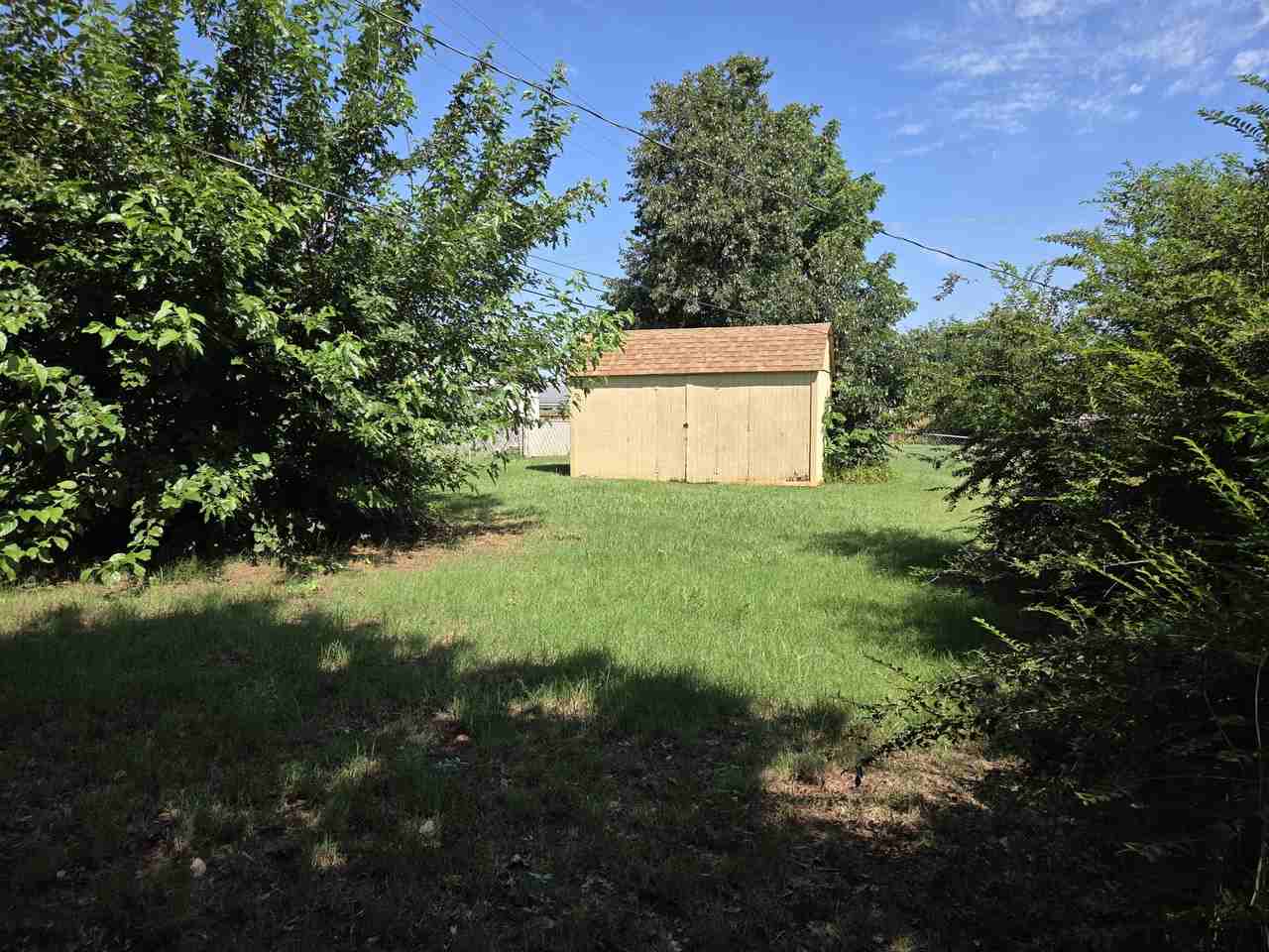3225 N Ridgewood Dr #1 - Photo 3 of 16