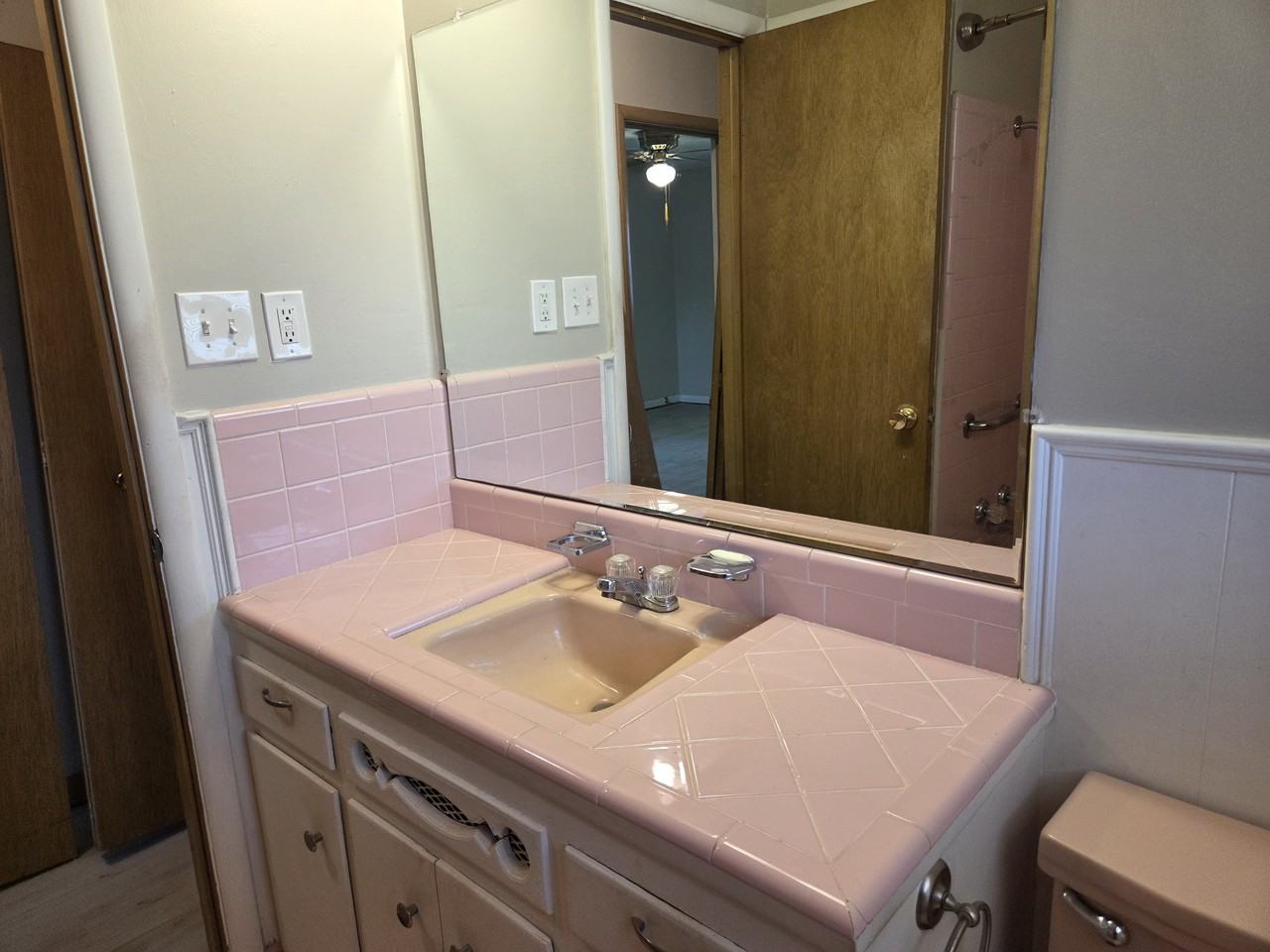3225 N Ridgewood Dr #1 - Photo 4 of 16