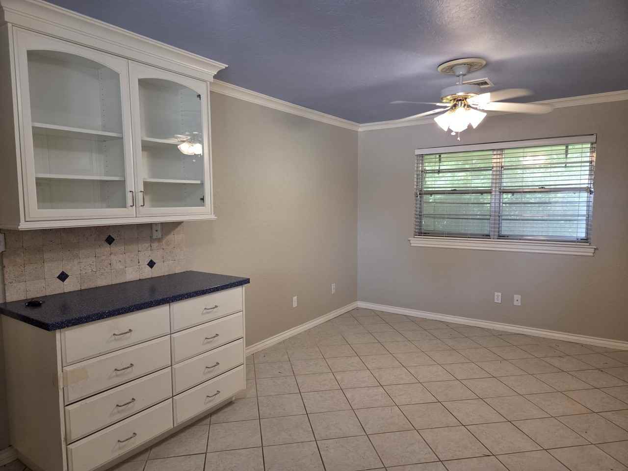 3225 N Ridgewood Dr #1 - Photo 7 of 16
