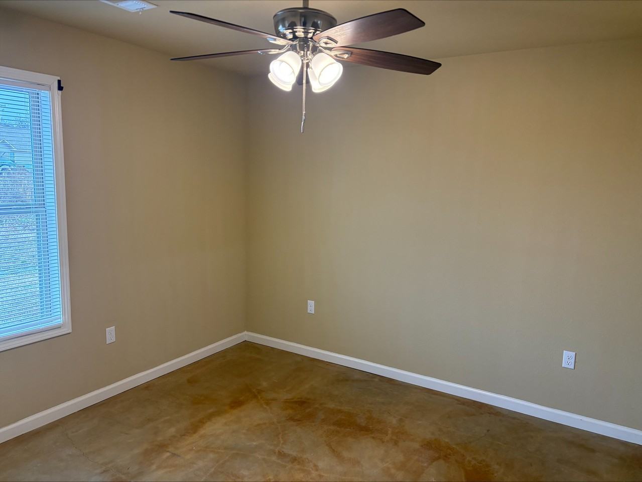 407 Eagle St #51 - Photo 5 of 8