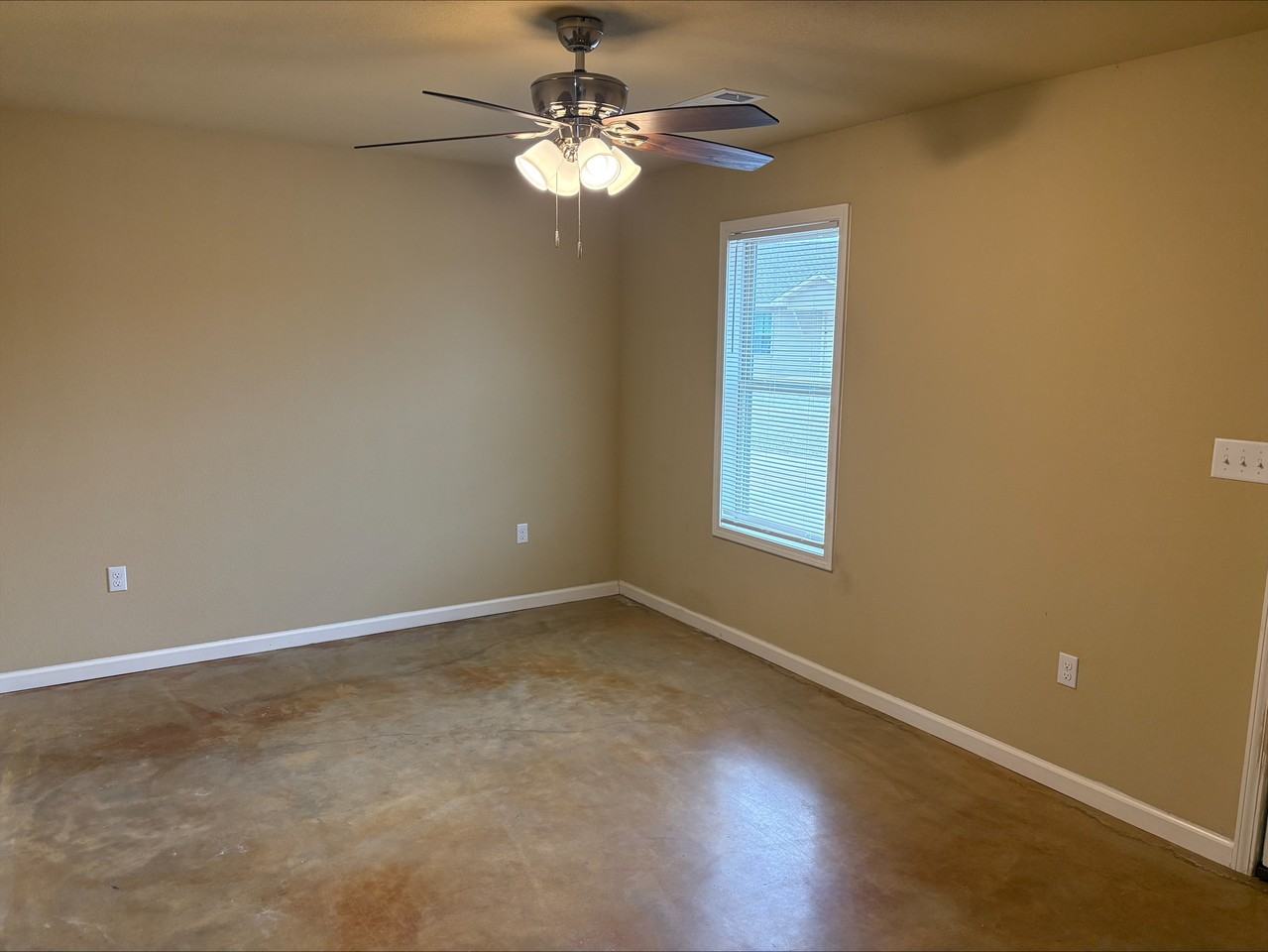 407 Eagle St #51 - Photo 6 of 8