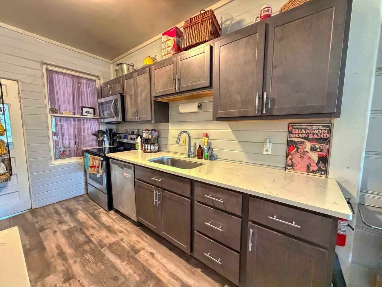 622 Nw 27th St #1 - Photo 4 of 17