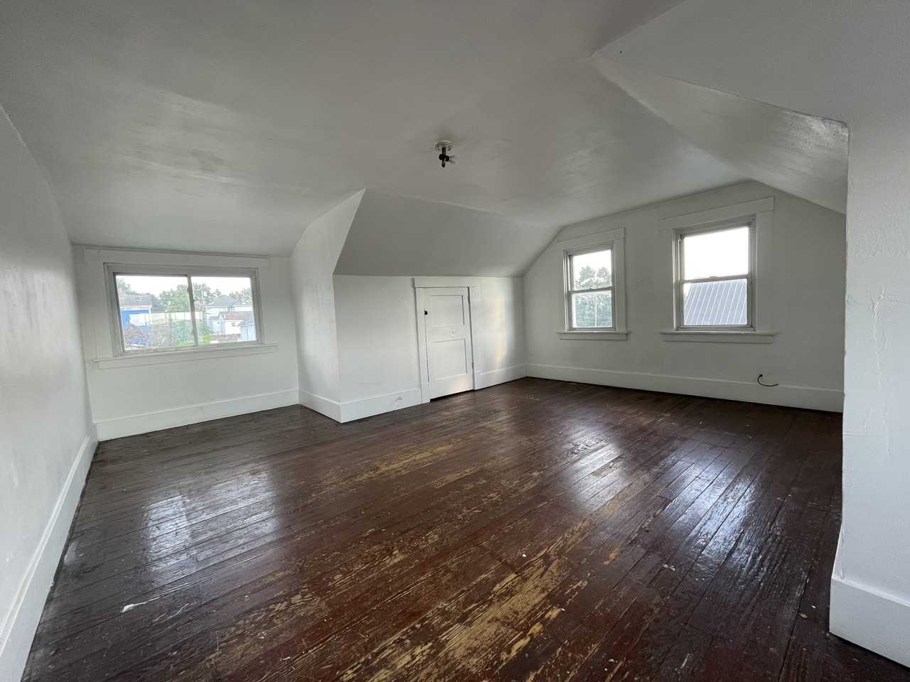 517 Ridge Ave #B - Photo 4 of 11