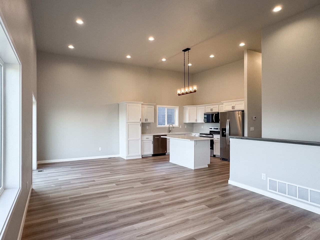 1105 Jill Dr W #1 - Photo 4 of 17