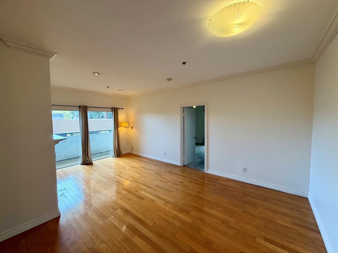 156 S Oak Knoll Ave #1 - Photo 3 of 20