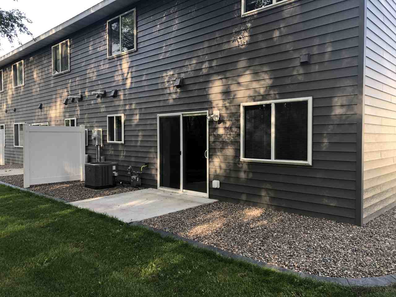 235 3rd St Se #17 - Photo 5 of 11