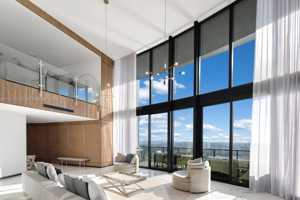 featured image of Collins Ave & 185th St