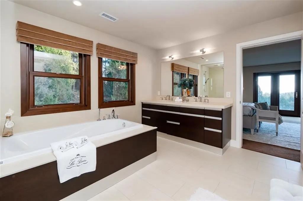 4742 Caulfeild Drive - Photo 7 of 18