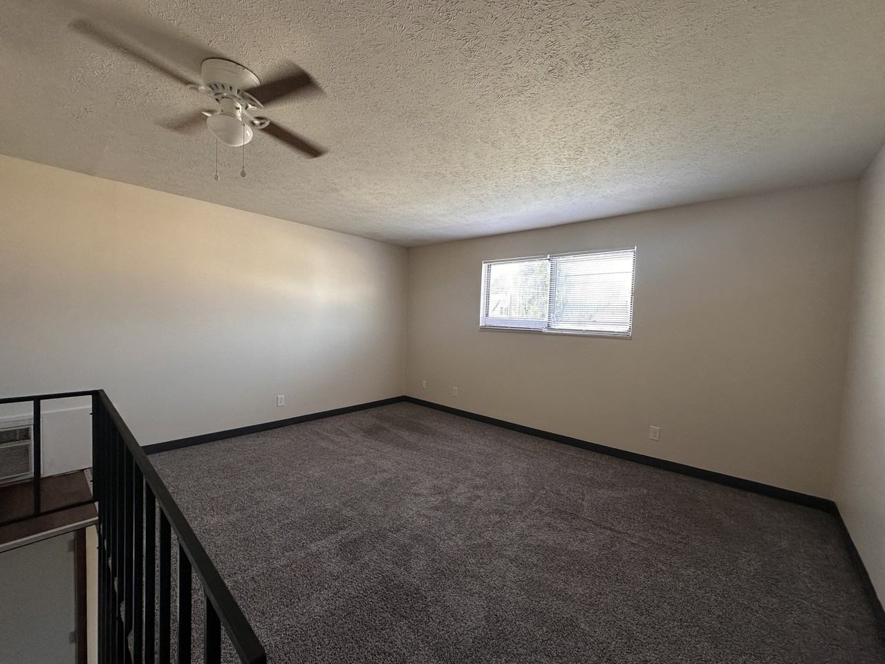 120 E Hubert Ave #C - Photo 6 of 9