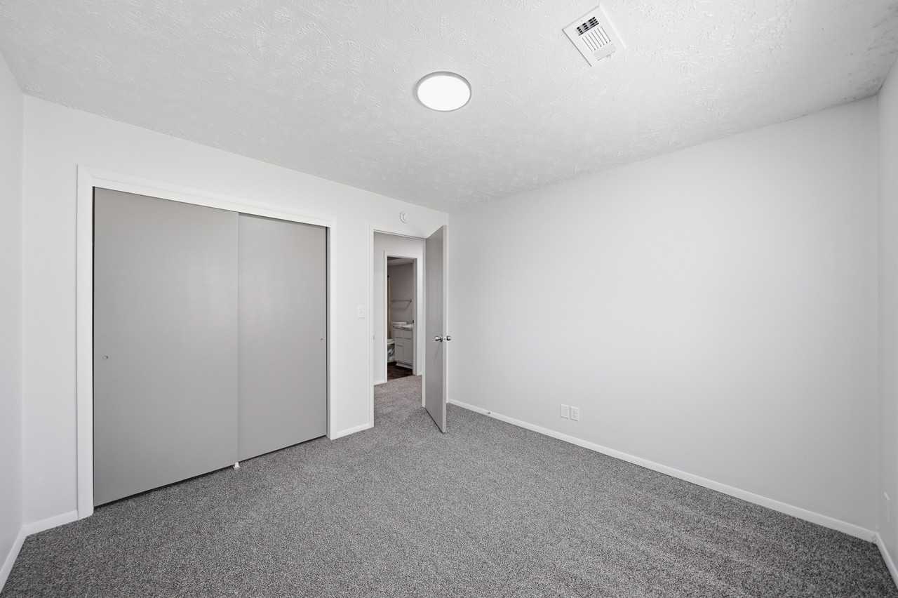 1427 N 20th St #1427 - Photo 4 of 9
