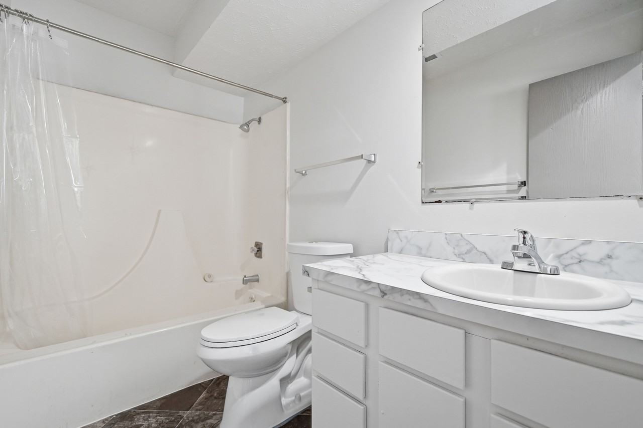 1427 N 20th St #1427 - Photo 5 of 9