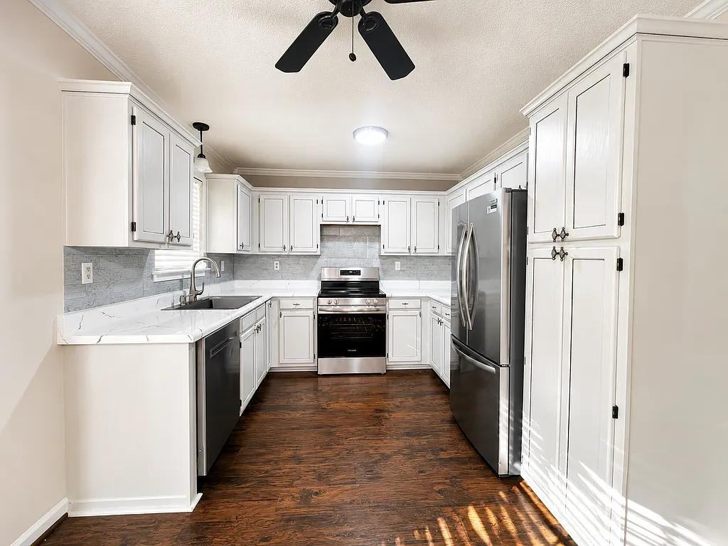 9 Green Oak Dr #1 - Photo 5 of 20