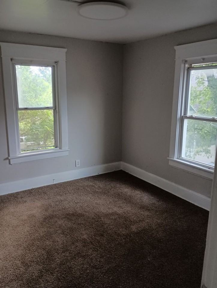 800 1/2 Beardsley St - Photo 6 of 13
