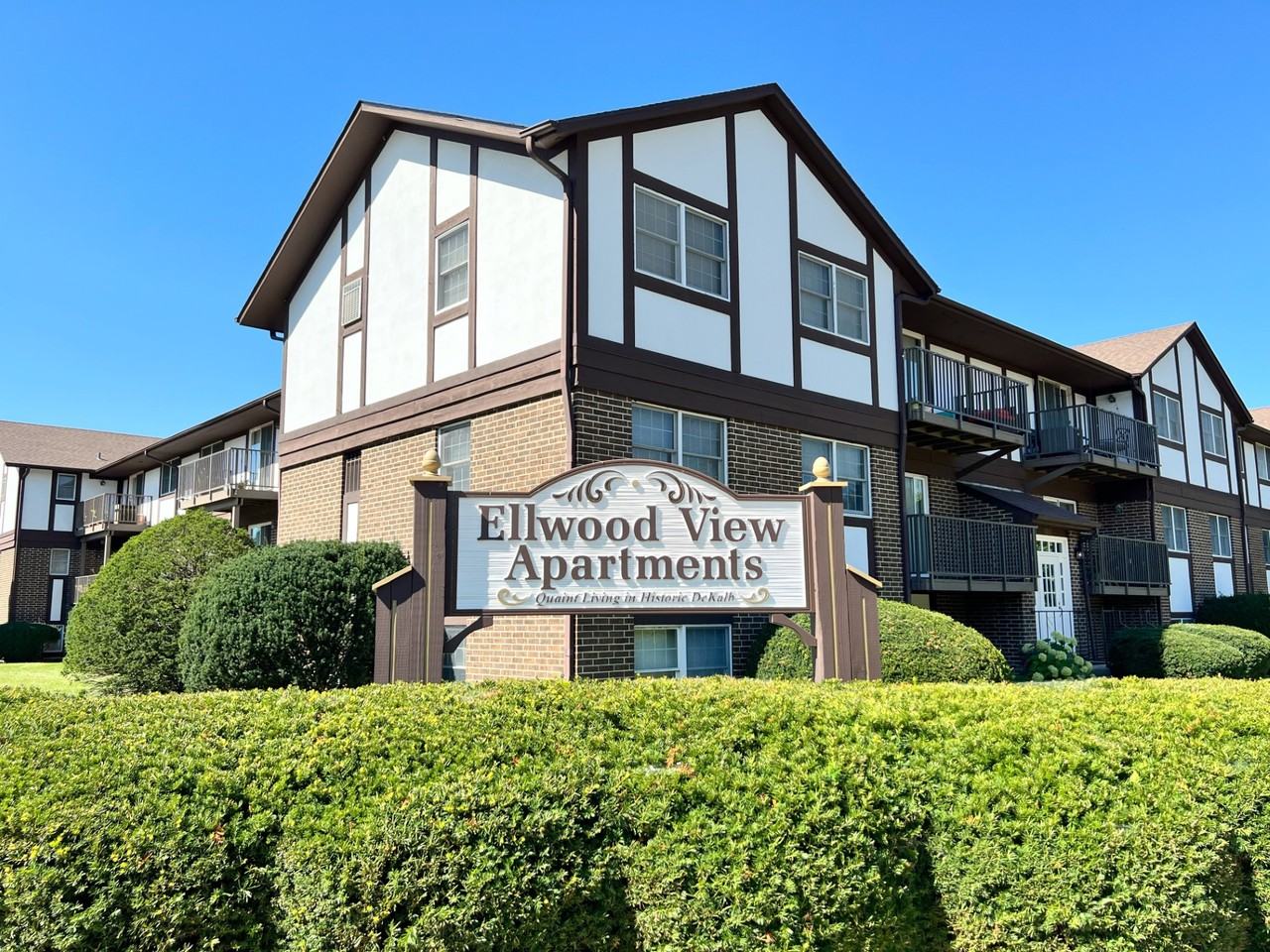 118 Augusta Ave #15